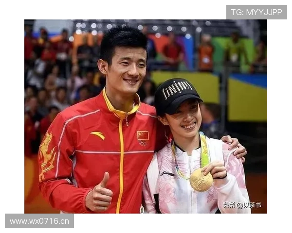 谌龙退役后天天五点起床遛弯，这自律看得我手机都拿不稳了