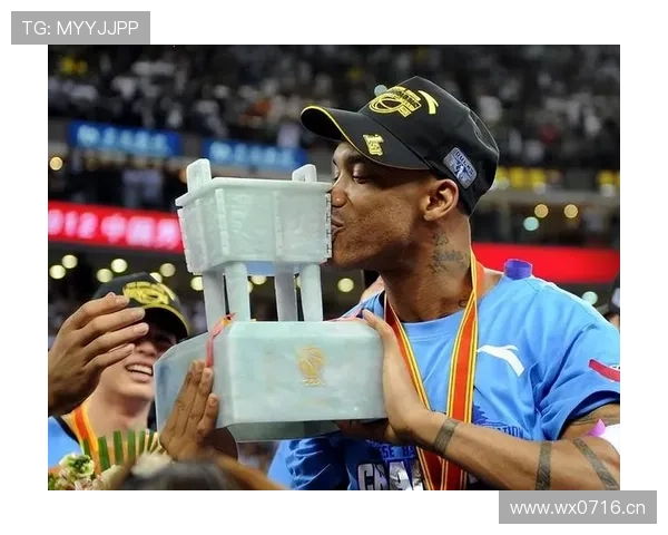 马布里突破创造得分机会 拉开球队进攻空间显著提升